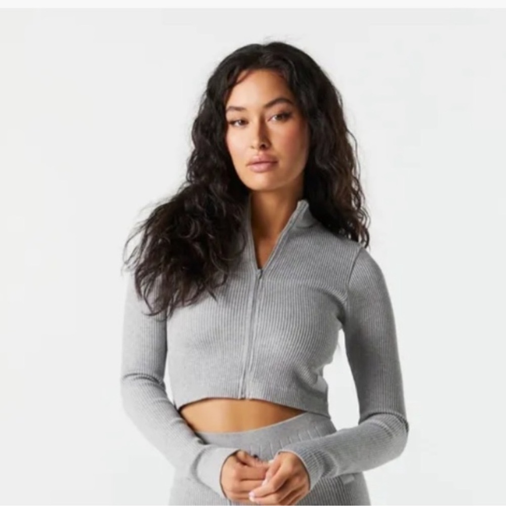 Sommer Ray Women’s Ribbed Cropped Zip-Up Top Gray Size Medium